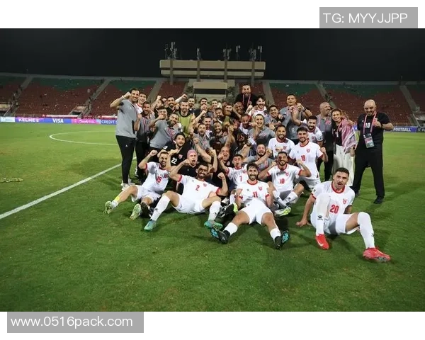 中国男足与约旦的较量见证了足球与爱情的交汇时刻